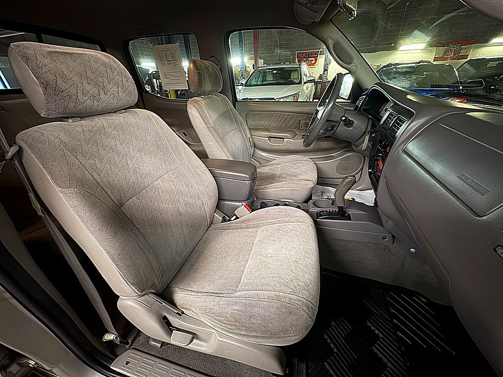2004 Toyota Tacoma Image 20