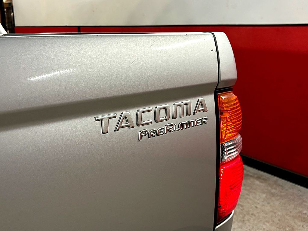2004 Toyota Tacoma Image 25