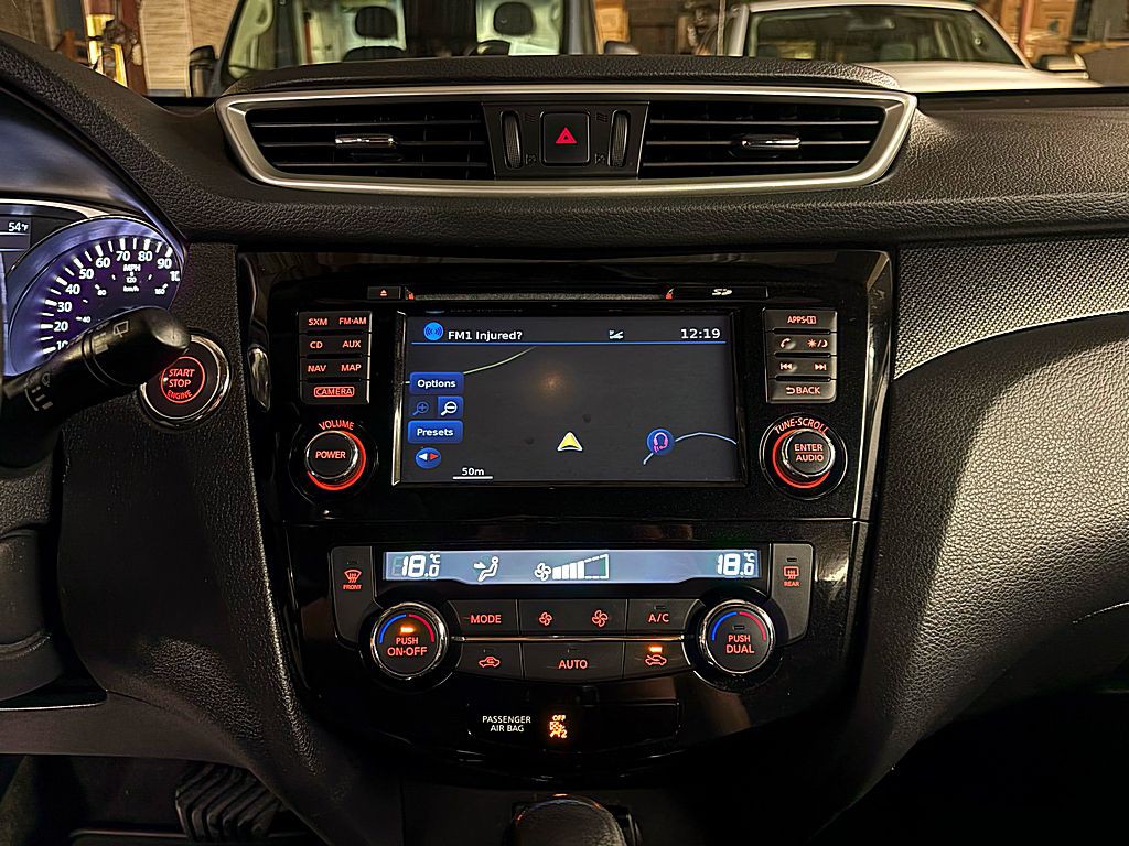 2016 Nissan Rogue Image 13