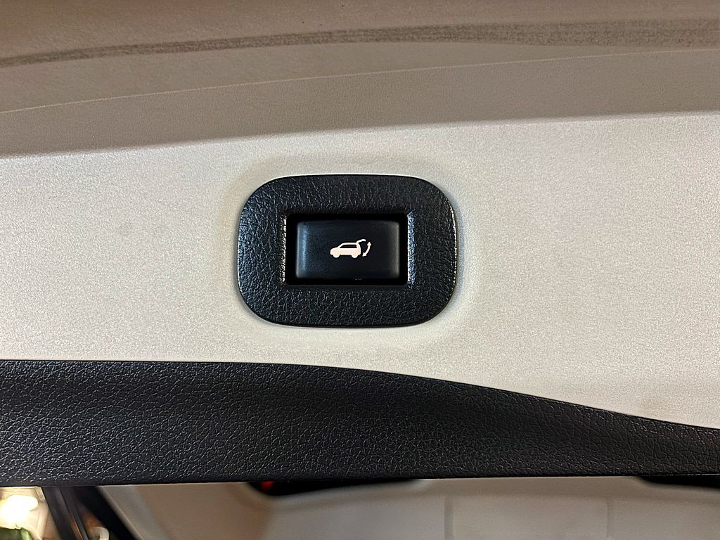2016 Nissan Rogue Image 22
