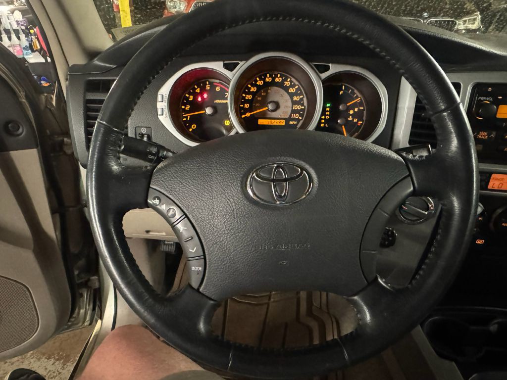 2005 Toyota 4Runner Image 11