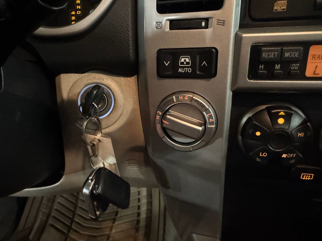 2005 Toyota 4Runner Image 13