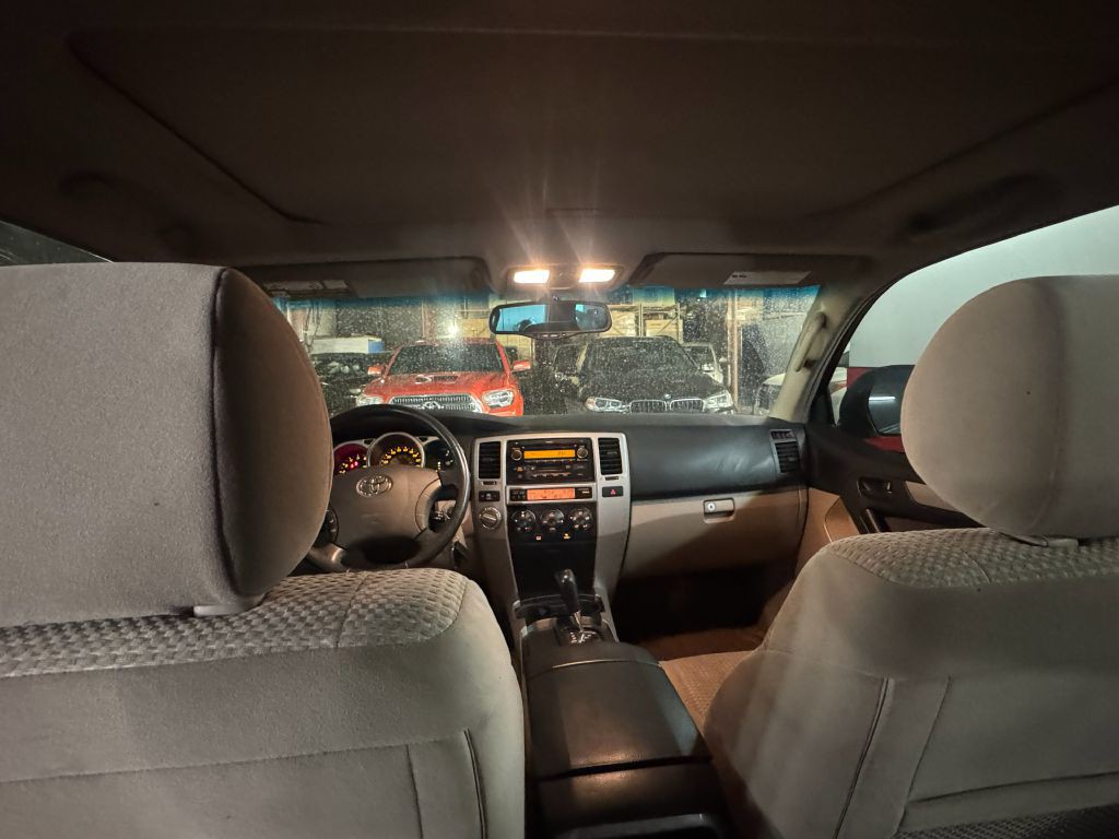 2005 Toyota 4Runner Image 16