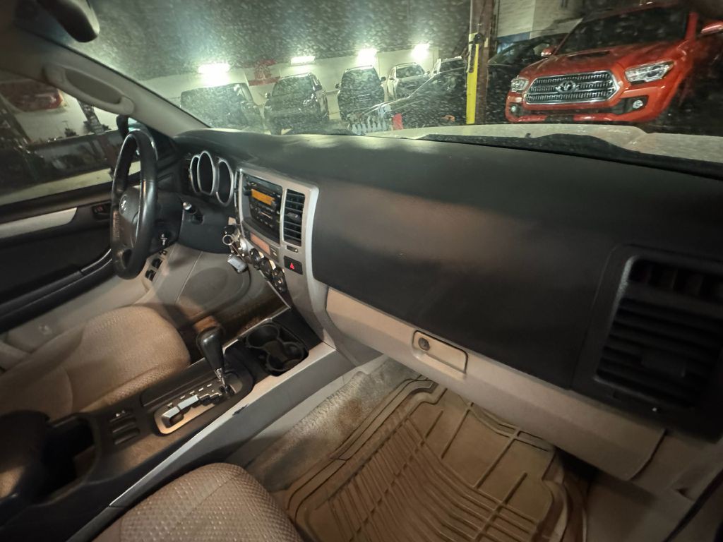 2005 Toyota 4Runner Image 20