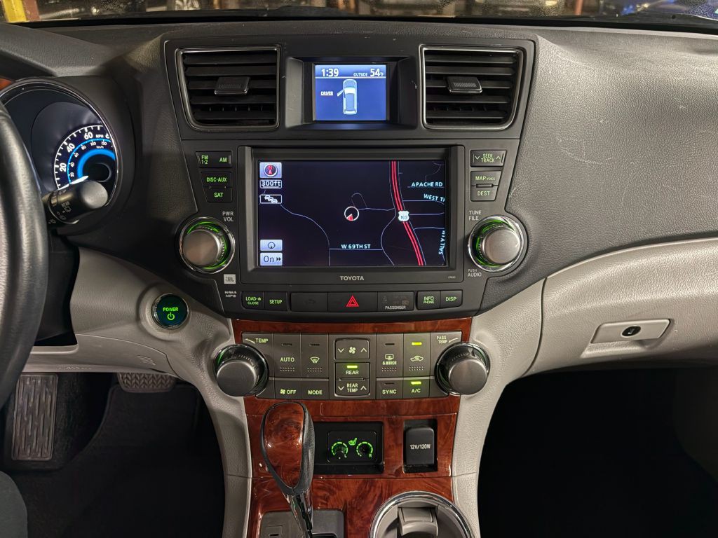 2011 Toyota Highlander Image 13