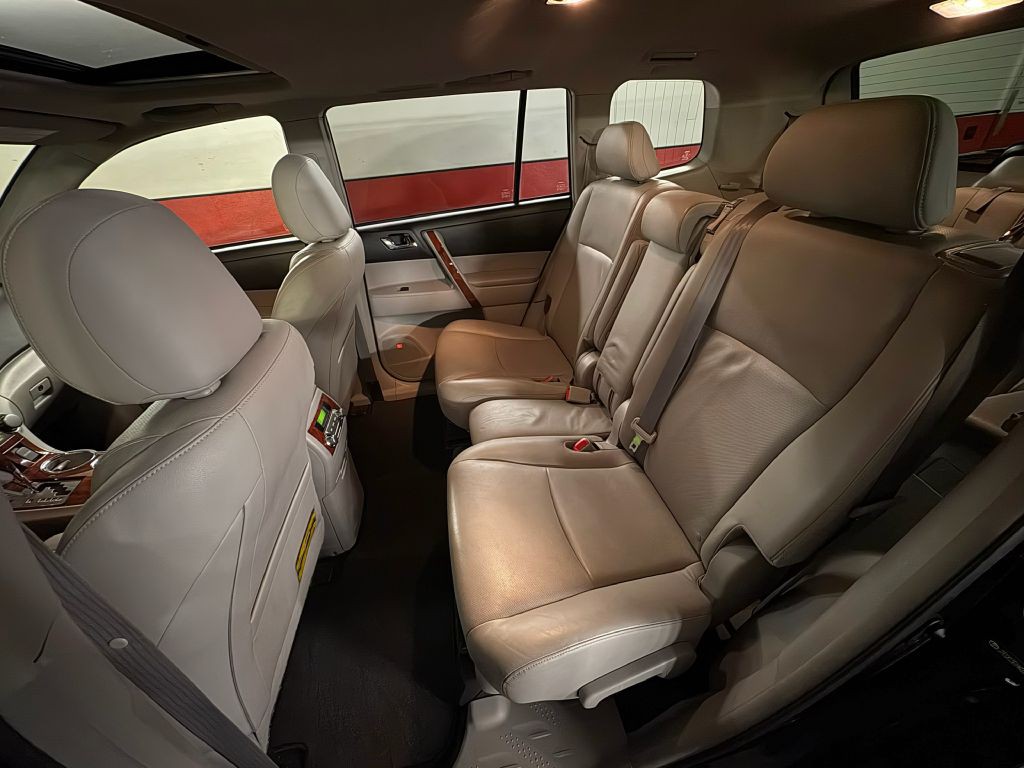 2011 Toyota Highlander Image 23