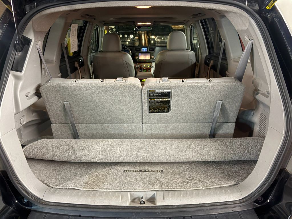 2011 Toyota Highlander Image 25