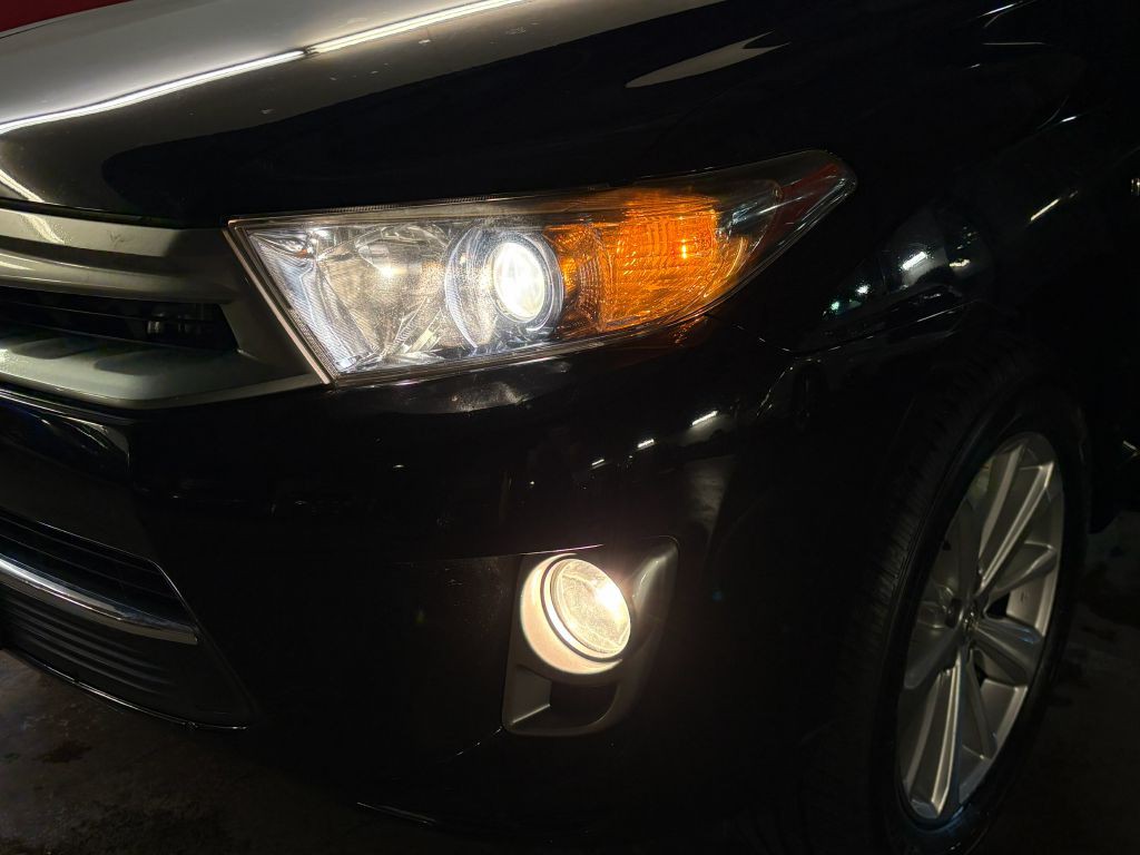2011 Toyota Highlander Image 34