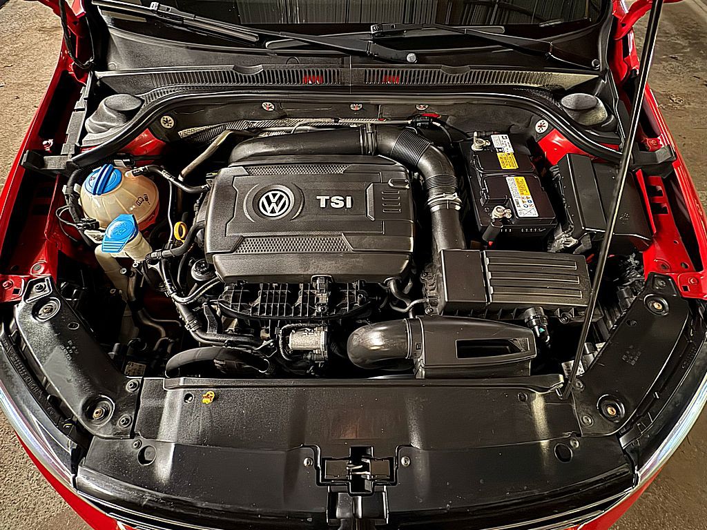 2016 Volkswagen Jetta Image 2