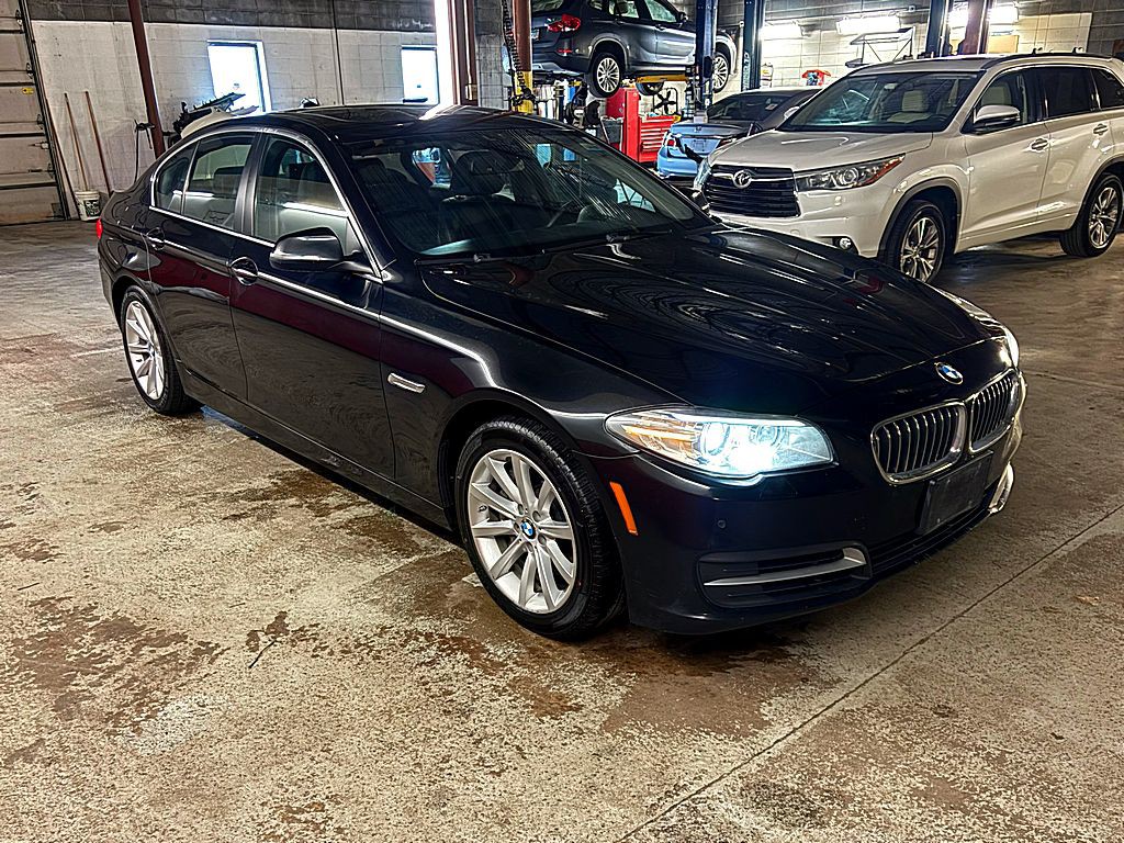2014 BMW 5 Series Image 8