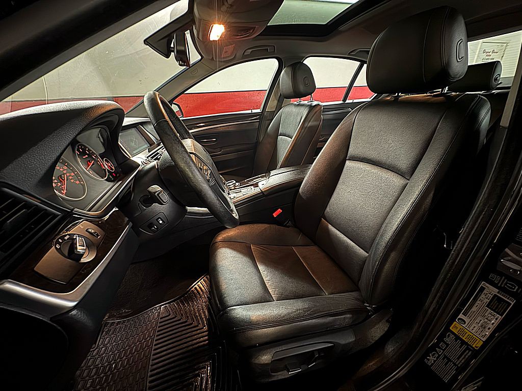 2014 BMW 5 Series Image 11