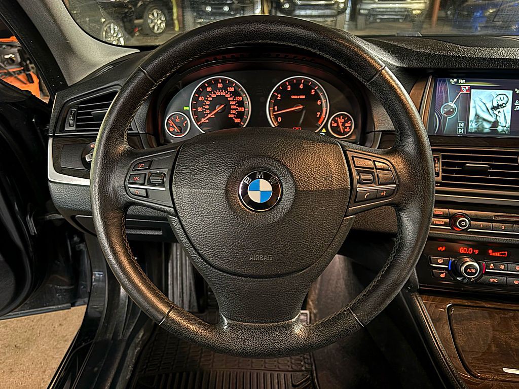 2014 BMW 5 Series Image 12