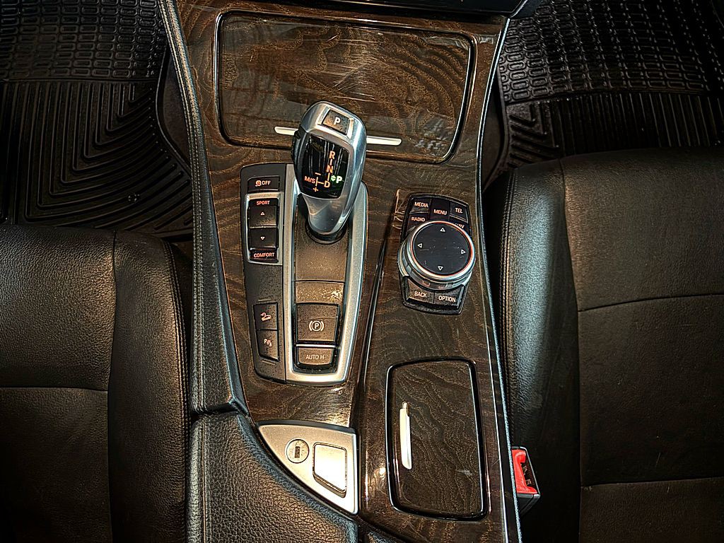 2014 BMW 5 Series Image 15