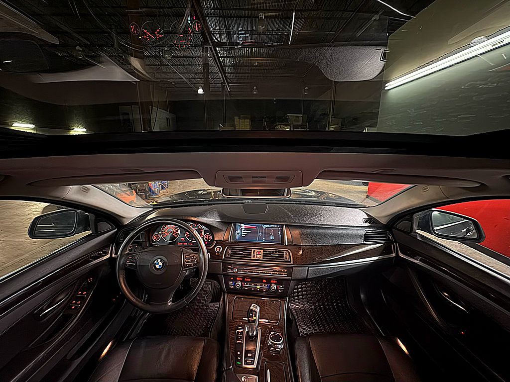 2014 BMW 5 Series Image 22