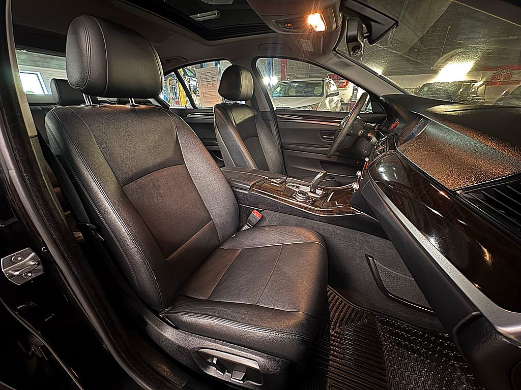 2014 BMW 5 Series Image 28