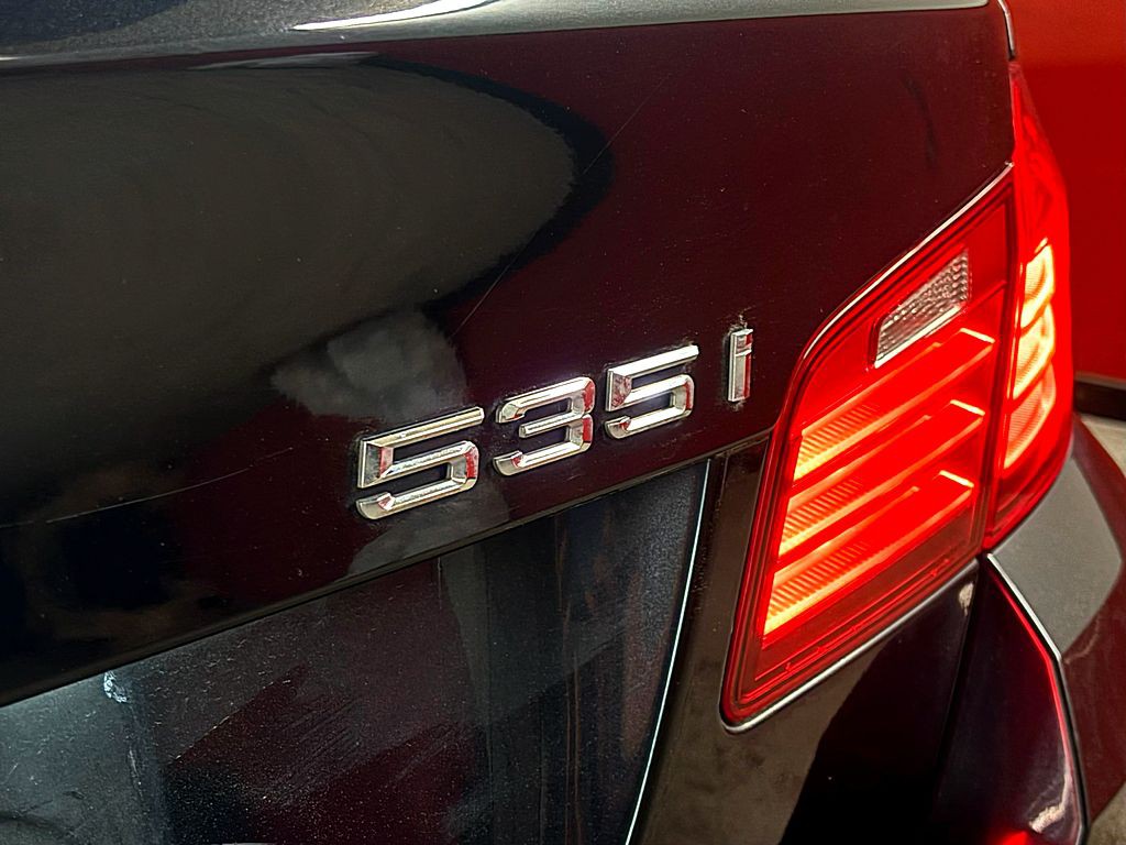 2014 BMW 5 Series Image 31