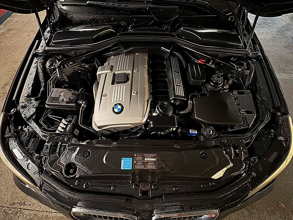 2007 BMW 5 Series Image 2