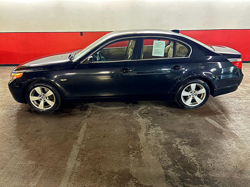 2007 BMW 5 Series Image 4