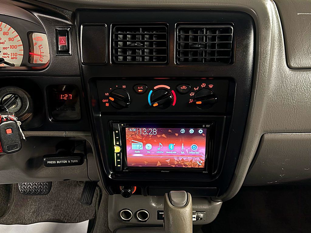 2002 Toyota Tacoma Image 13