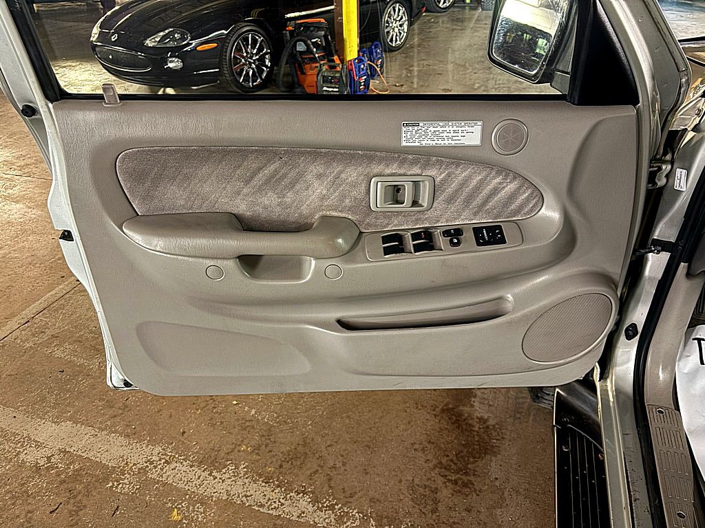 2002 Toyota Tacoma Image 18