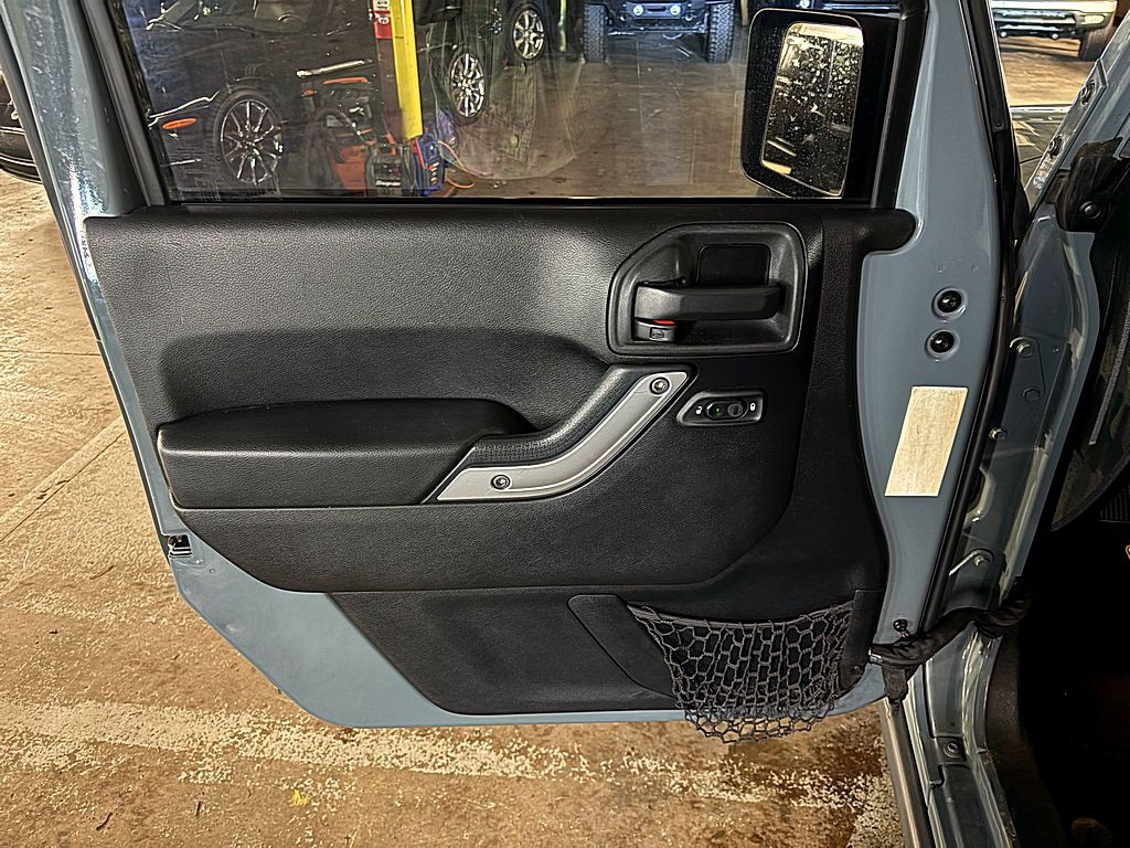 2015 Jeep Wrangler Unlimited Image 16