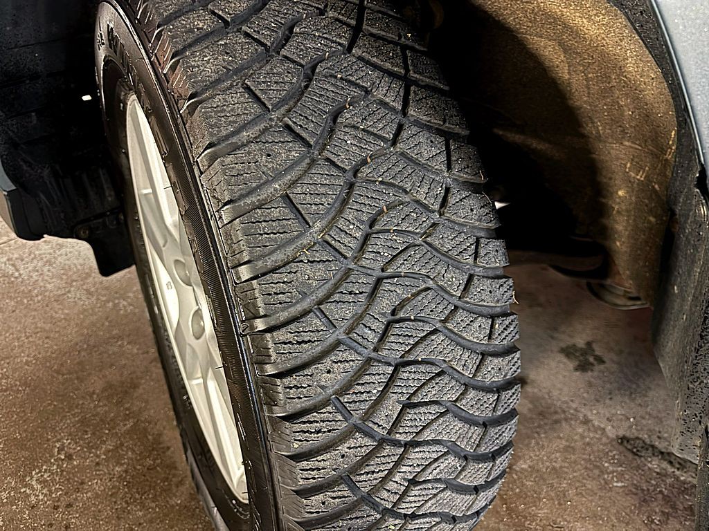 2005 Lexus RX Image 3