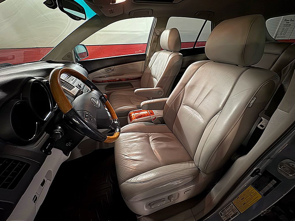 2005 Lexus RX Image 10