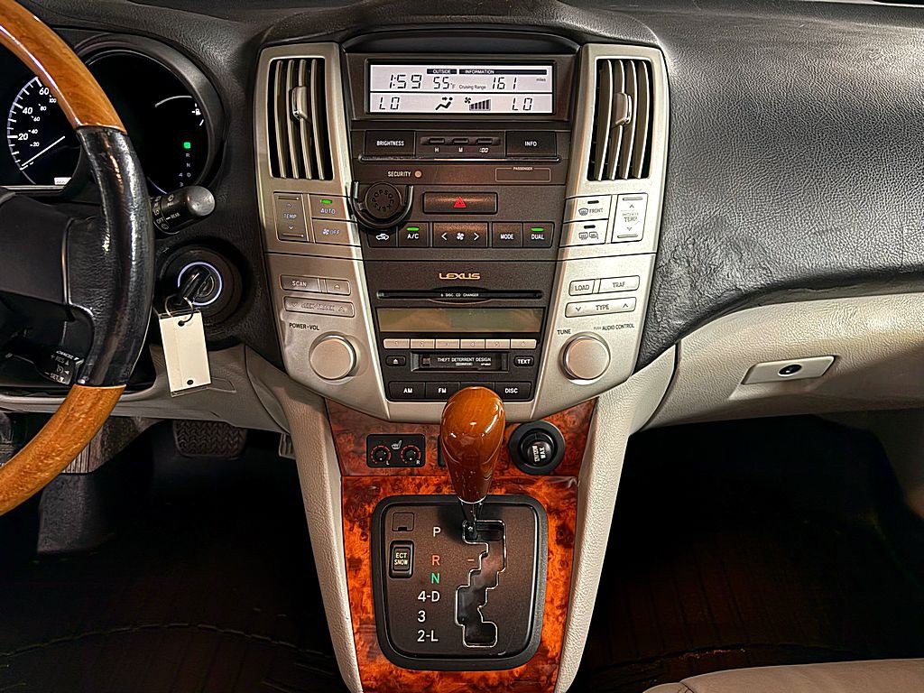 2005 Lexus RX Image 13