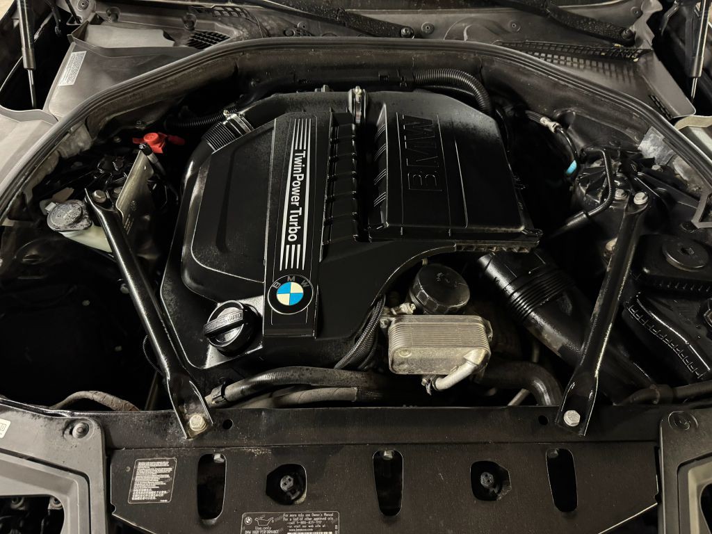 2015 BMW 5 Series Image 2
