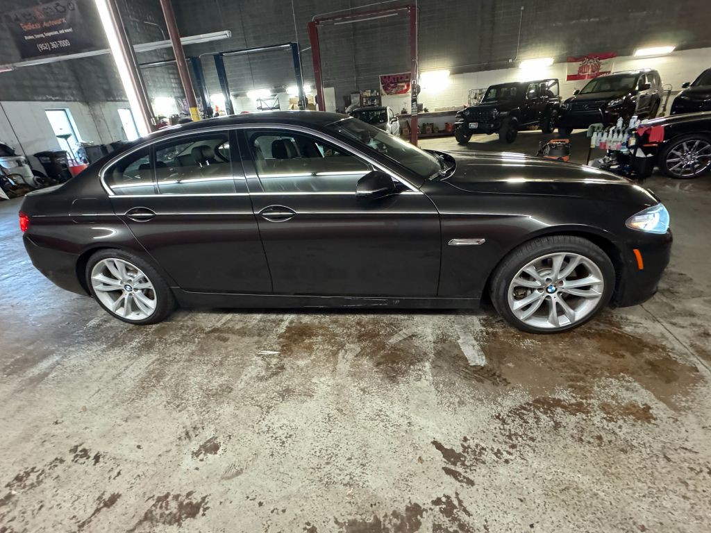 2015 BMW 5 Series Image 8