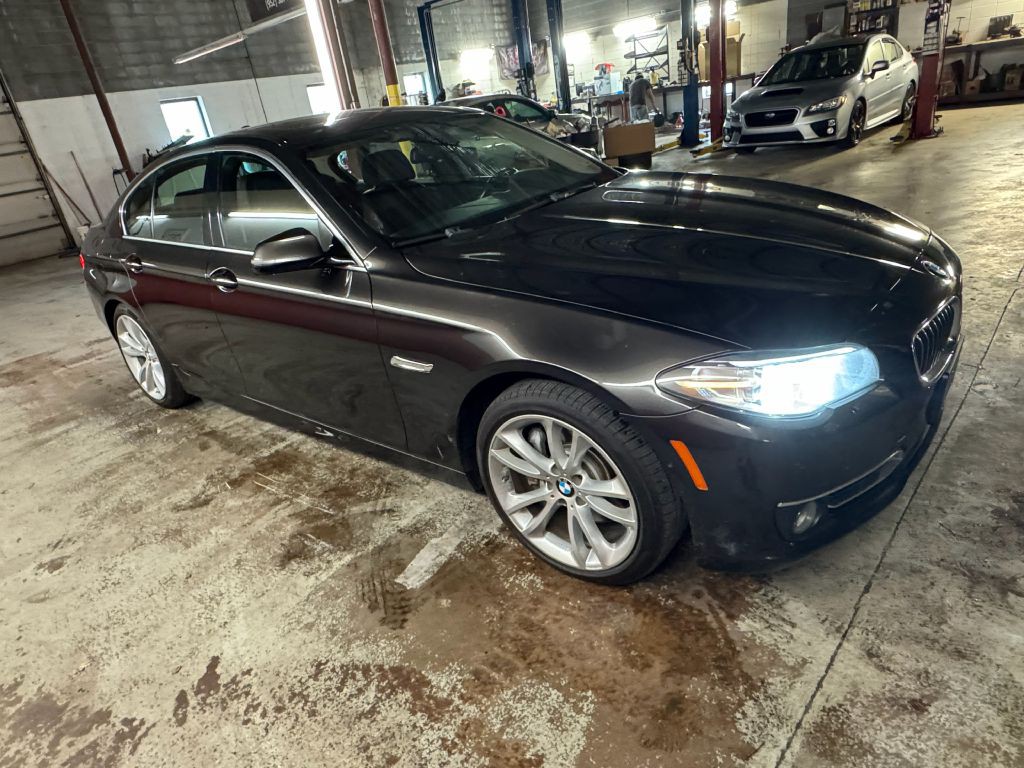 2015 BMW 5 Series Image 9
