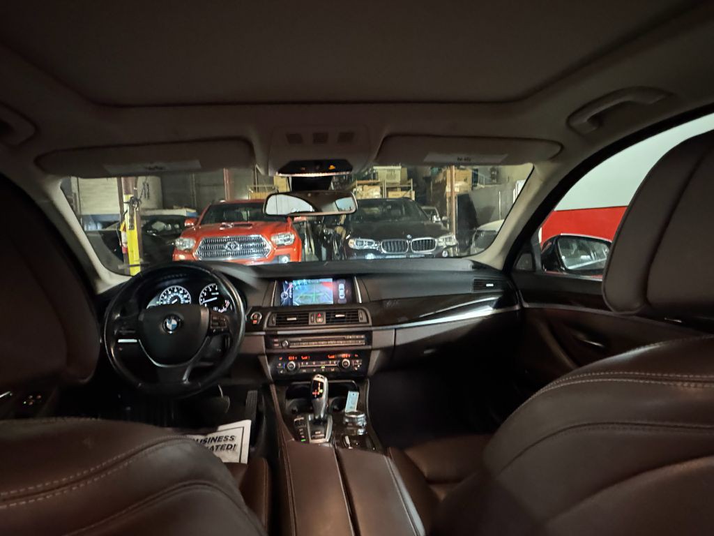 2015 BMW 5 Series Image 21