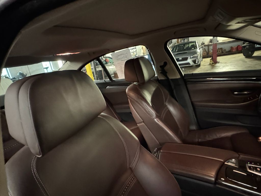2015 BMW 5 Series Image 26
