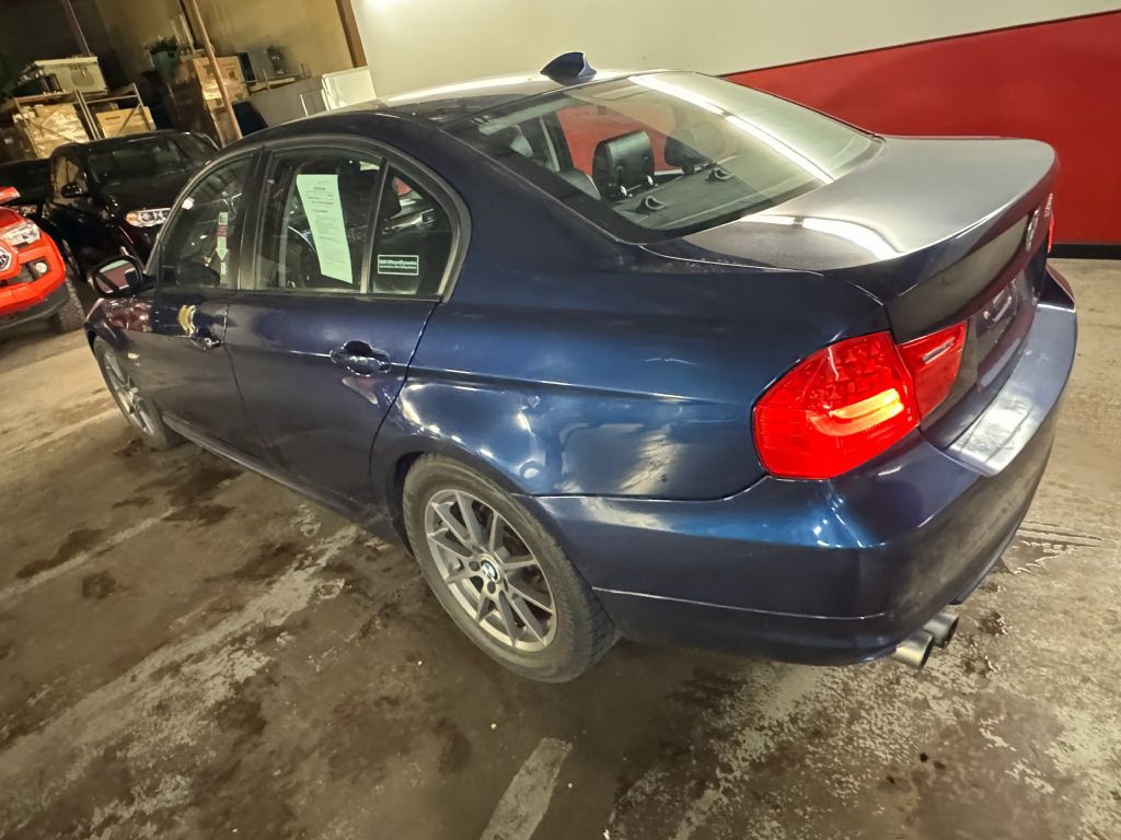 2011 BMW 3 Series Image 5