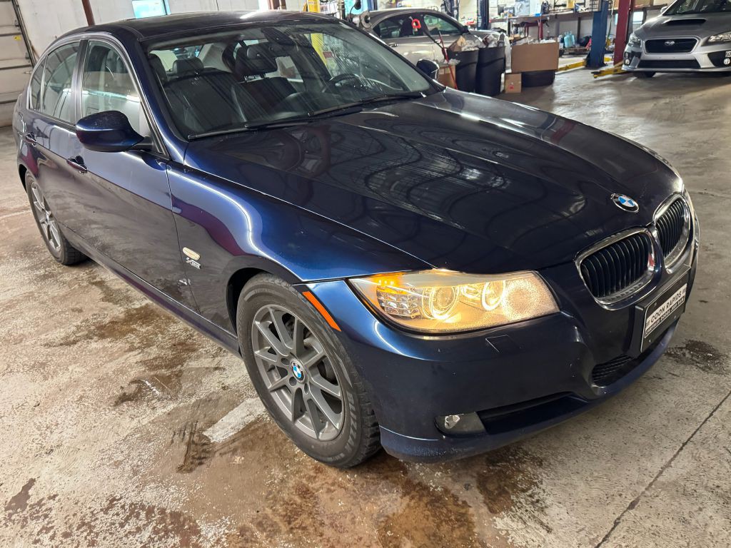 2011 BMW 3 Series Image 9