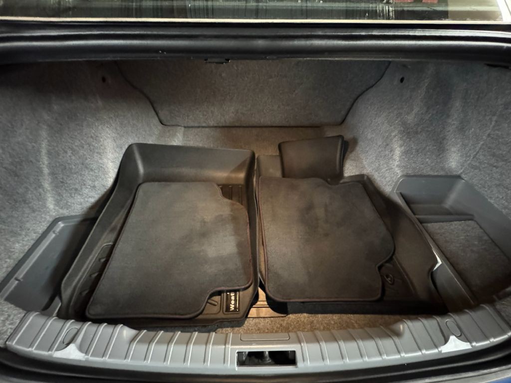 2011 BMW 3 Series Image 19