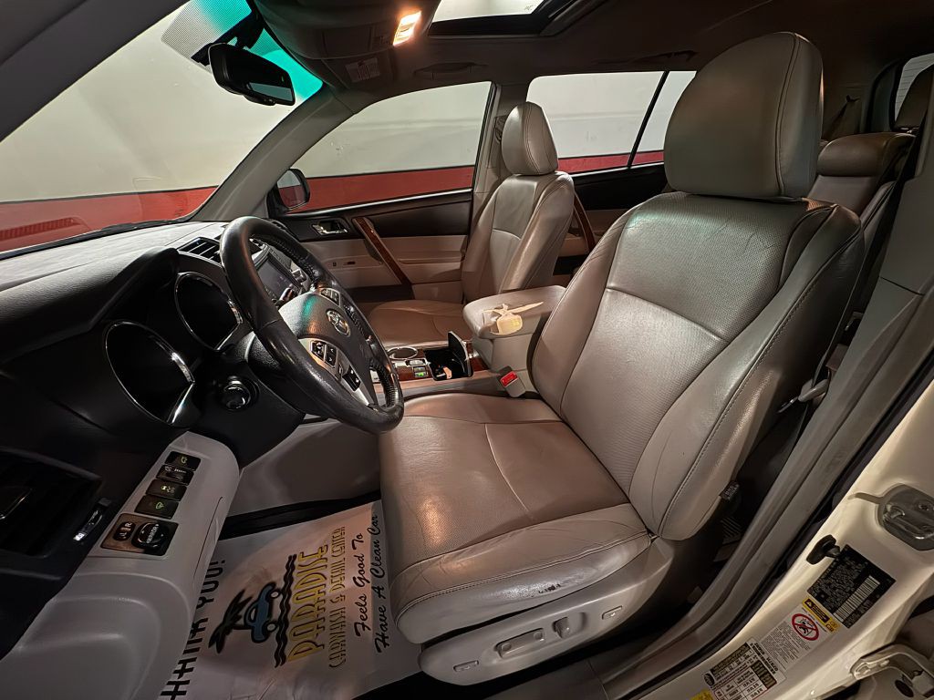2012 Toyota Highlander Image 10