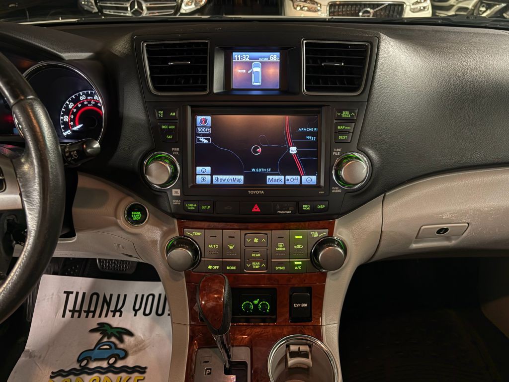 2012 Toyota Highlander Image 13