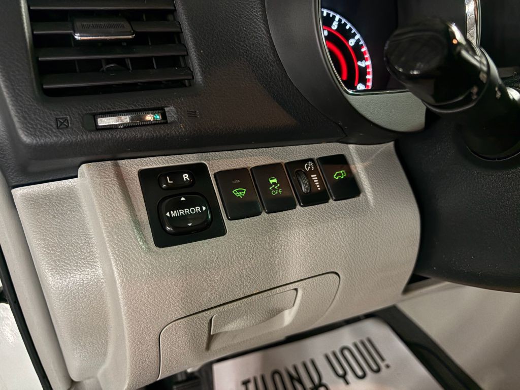 2012 Toyota Highlander Image 19