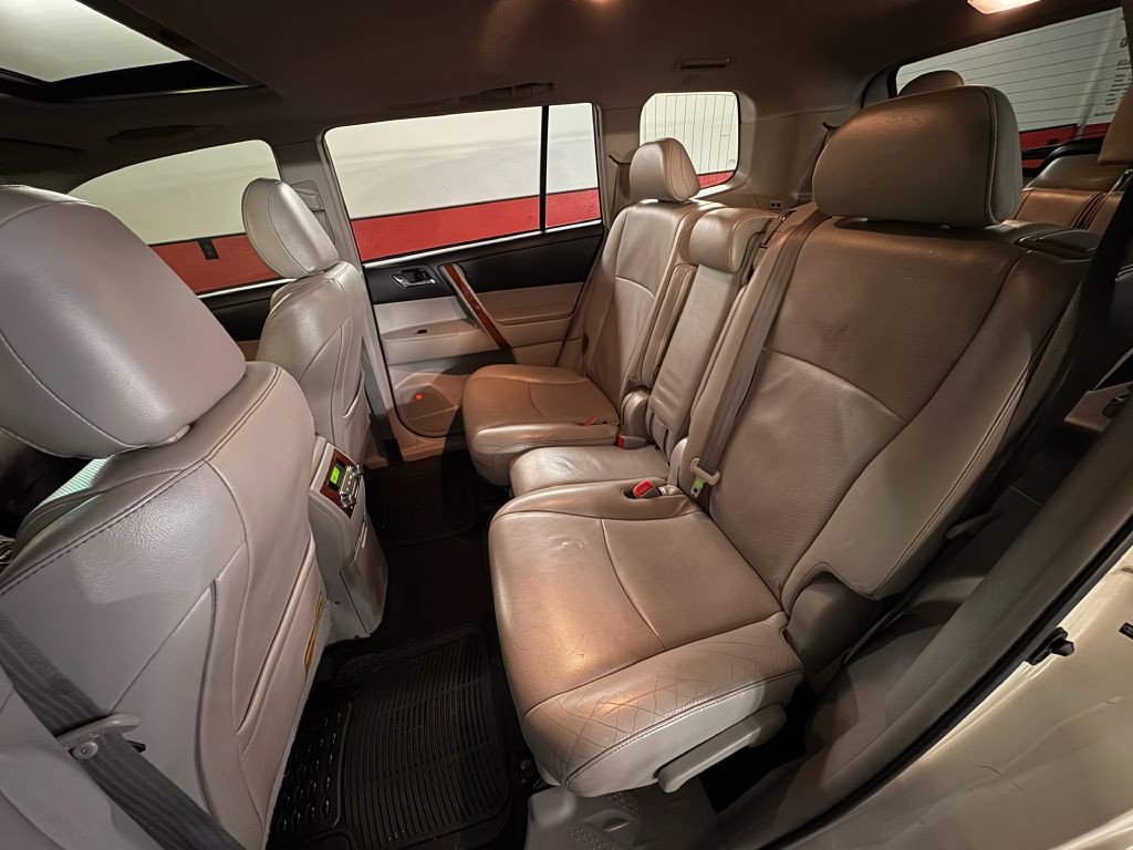 2012 Toyota Highlander Image 23