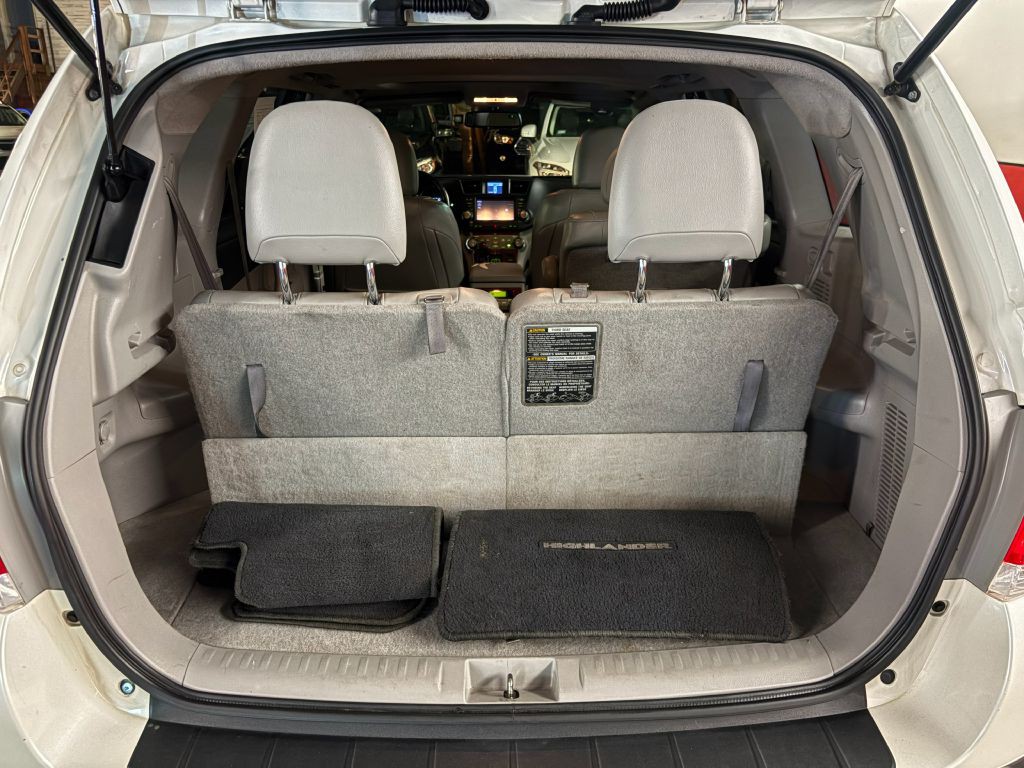 2012 Toyota Highlander Image 25