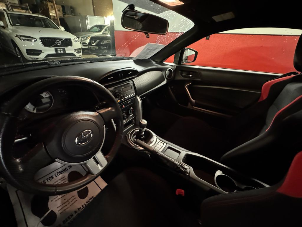 2013 Scion FR-S Image 25
