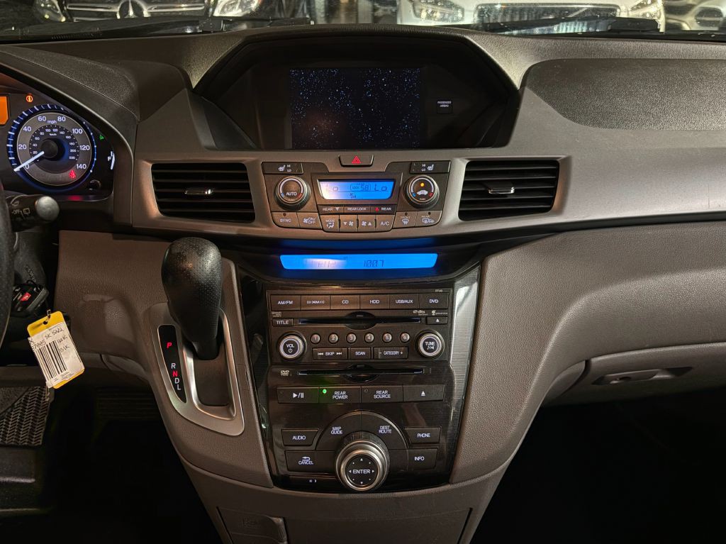 2012 Honda Odyssey Image 13