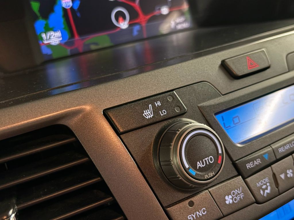 2012 Honda Odyssey Image 16