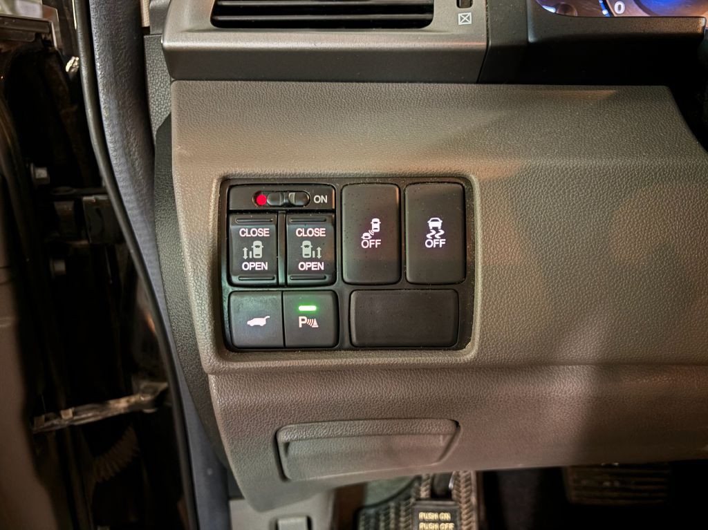 2012 Honda Odyssey Image 19