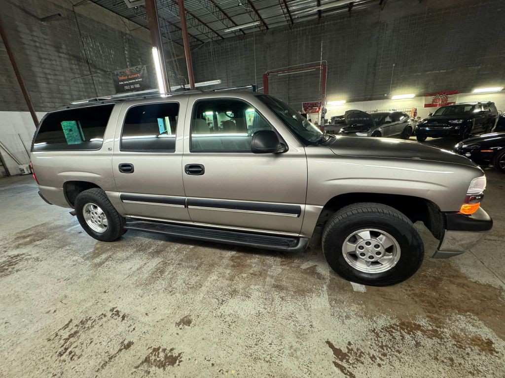 2001 Chevrolet Suburban Image 8