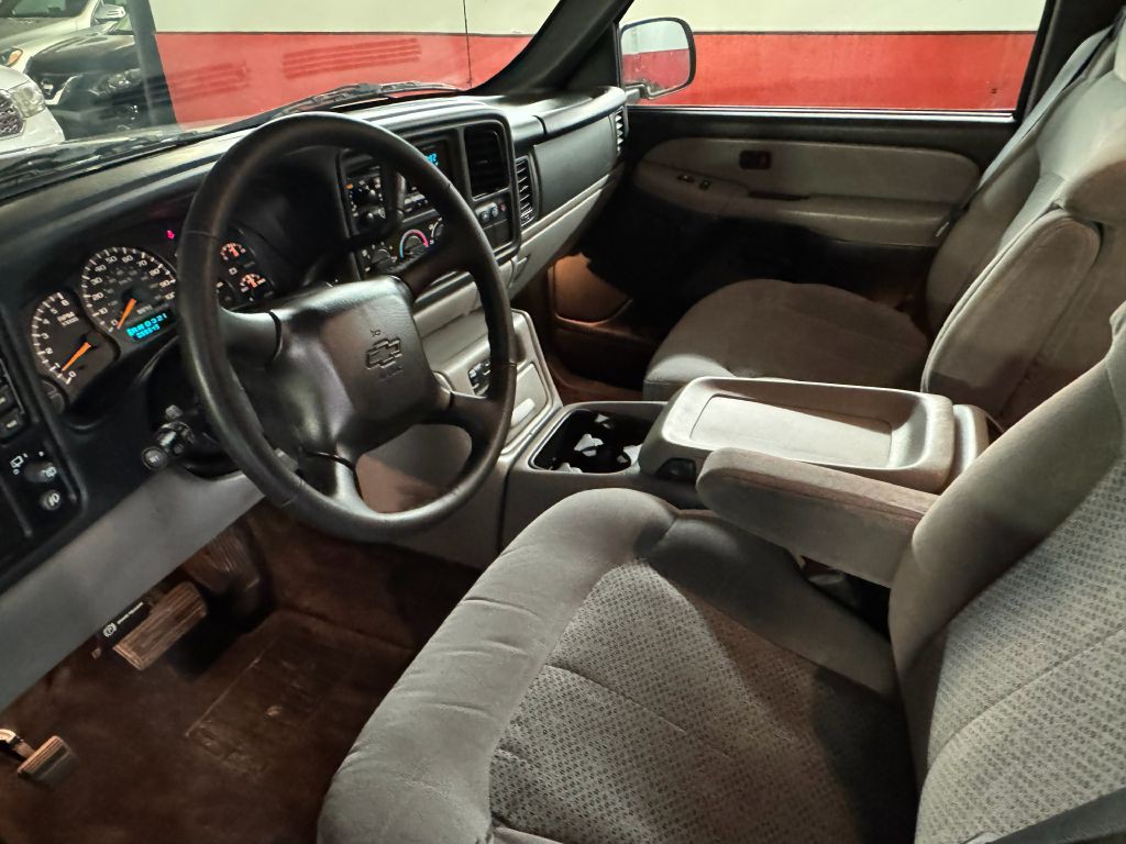 2001 Chevrolet Suburban Image 11
