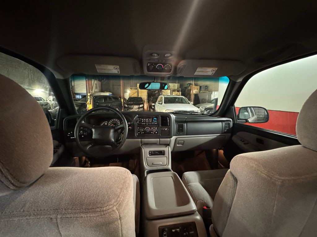 2001 Chevrolet Suburban Image 21