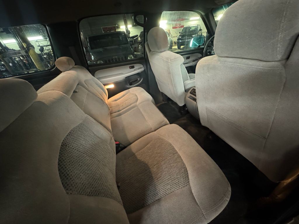 2001 Chevrolet Suburban Image 27