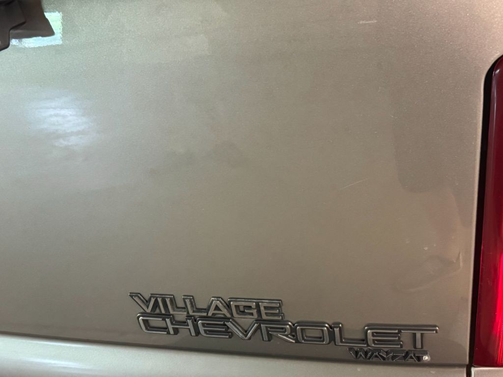 2001 Chevrolet Suburban Image 31